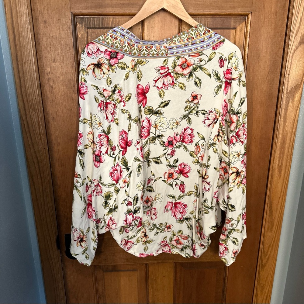 Akemi + Kin Anthropologie Idalia Floral Kimono Jacket One Size Garden Fairyโ - Picture 4 of 5